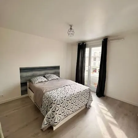 Hometus Near Orly Airport *